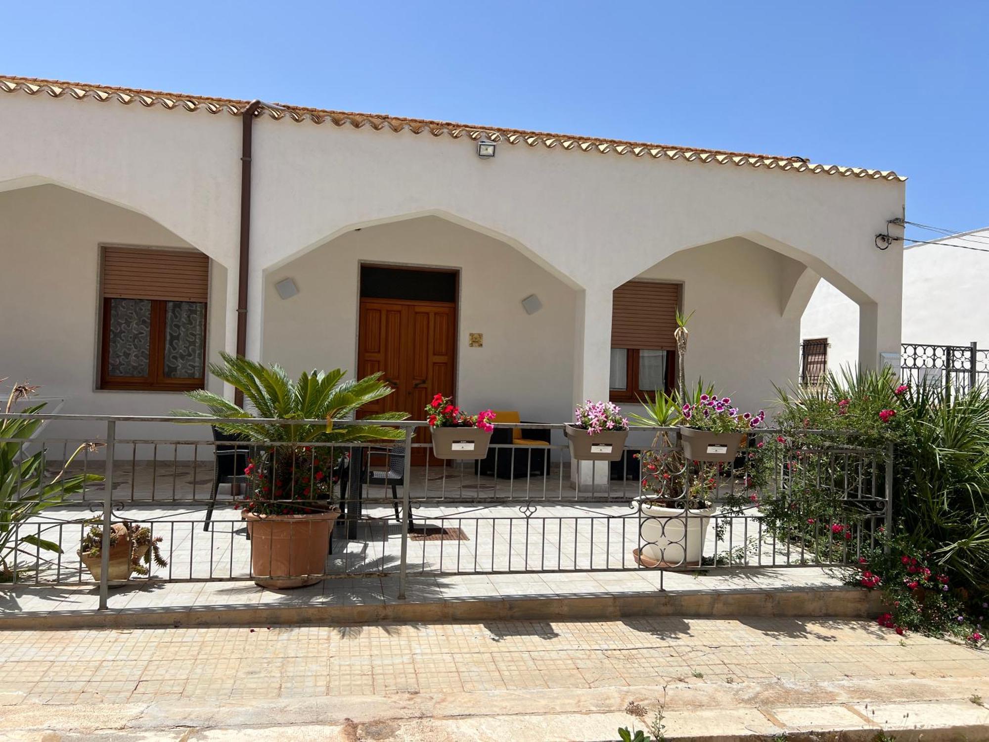 Villa Dolce Vita Rooms Castelluzzo Exterior foto